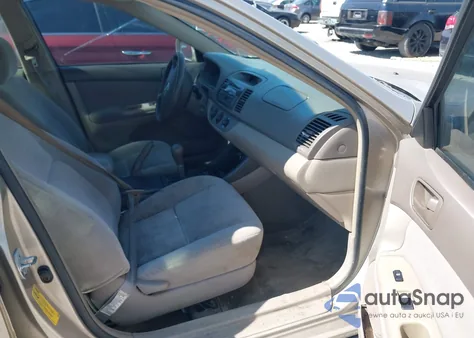 2004 Toyota Camry Le from USA, damaged, VIN 4T1BE30K14U871156